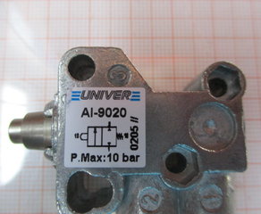 Пневматический клапан 
2/2-Endschalter,NC,4mm,Druckknopf Univer